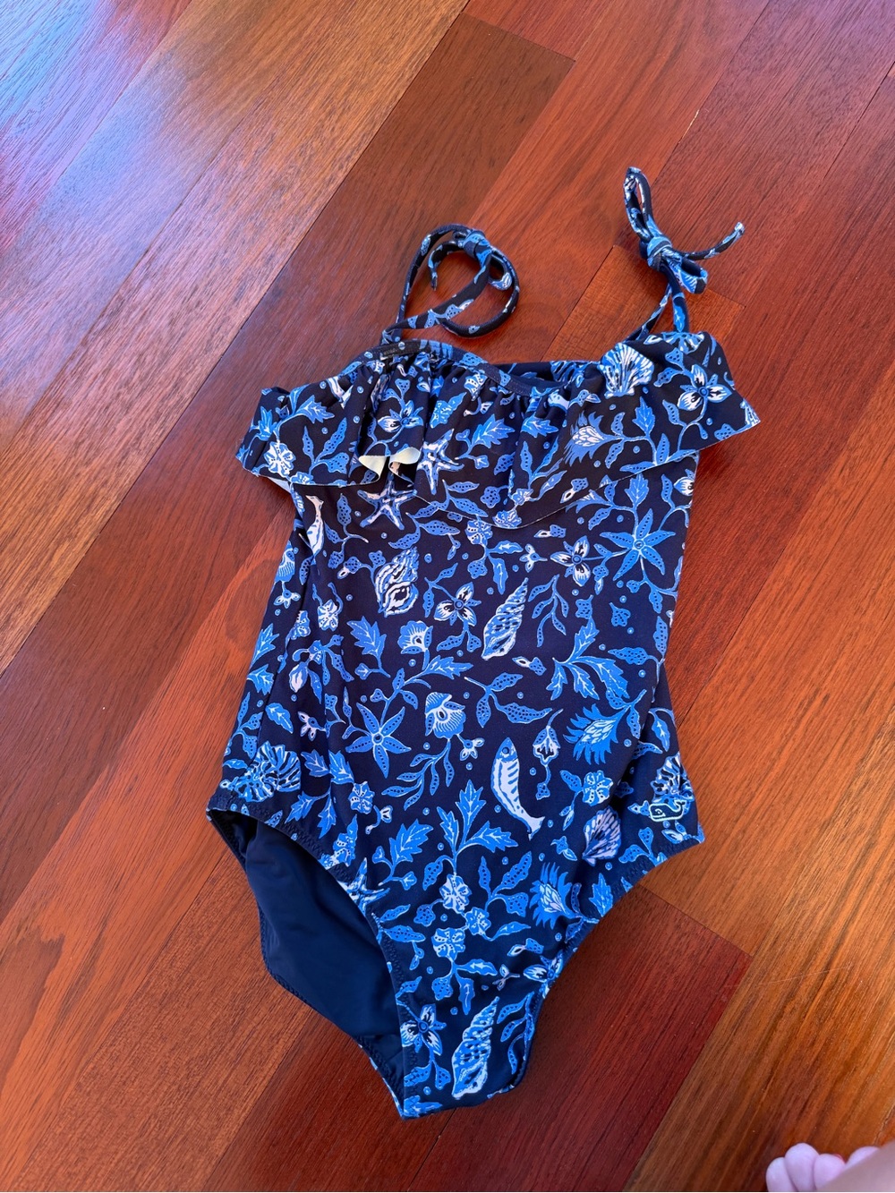 Vineyard Vines Navy Floral One-Piece Swimsuit with Blue Print